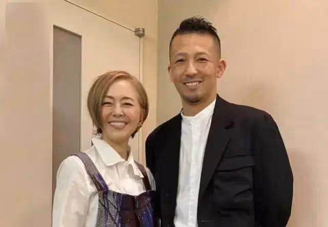 日本娛樂圈62歲真魔女！和小18歲丈夫結婚，​有錢有顏的人生真叫爽