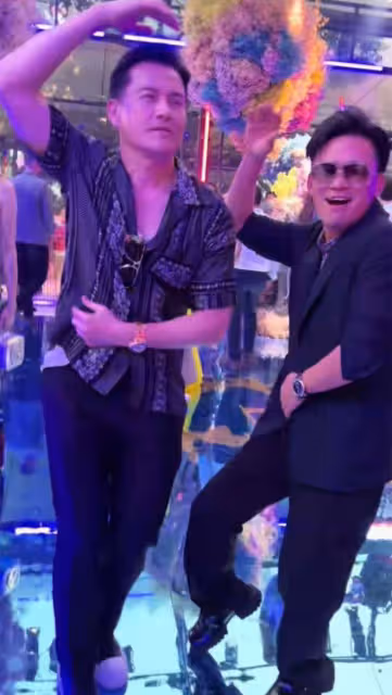 甄子丹60大壽眾星雲集!與前妻所生大兒子罕露面,家族合影站角落