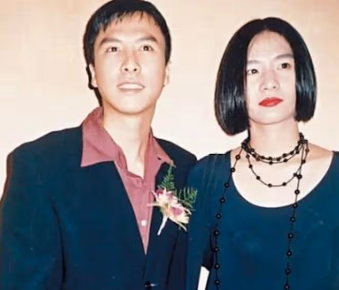 甄子丹60大壽眾星雲集!與前妻所生大兒子罕露面,家族合影站角落