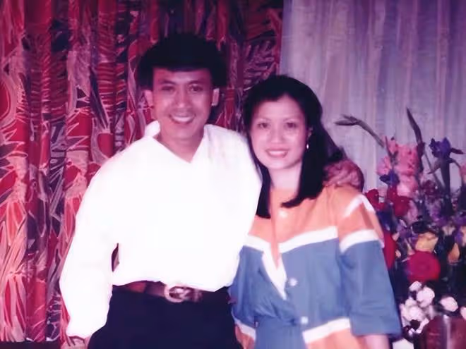 歌王羅文病逝21年,姐姐妹妹罕露面精神足,繼承其全部800萬遺產