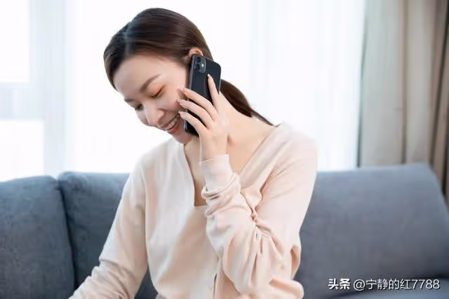 給同事帶早餐2天,我故意說不吃早餐,早上接同事電話我楞了