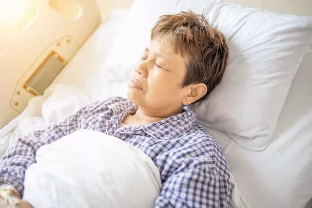 我今年56歲,退休回家躺平不工作,去了一趟表妹家,我後悔莫及