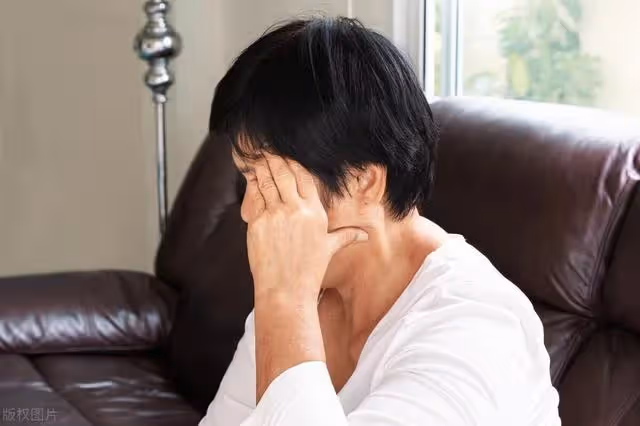 我今年56歲,退休回家躺平不工作,去了一趟表妹家,我後悔莫及