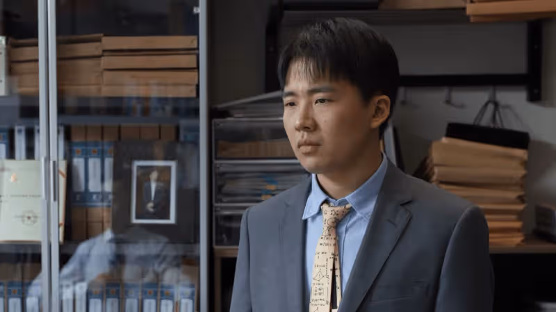 「靠爹」的風吹到央視,倆關係戶,1個表現驚艷,1個尬出三室一廳