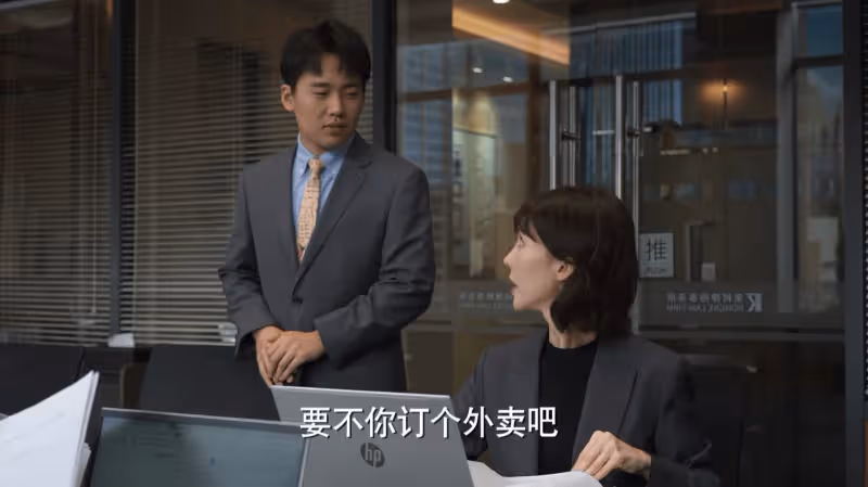 「靠爹」的風吹到央視，倆關係戶，1個表現驚艷，1個尬出三室一廳