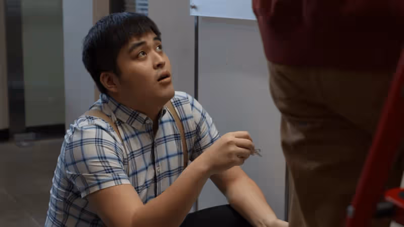 「靠爹」的風吹到央視，倆關係戶，1個表現驚艷，1個尬出三室一廳
