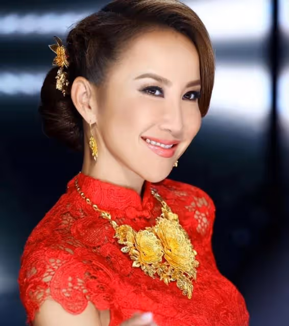 李玟葬禮在即,其丈夫私藏百條禮服,疑欲將其變現,家屬稱會報警