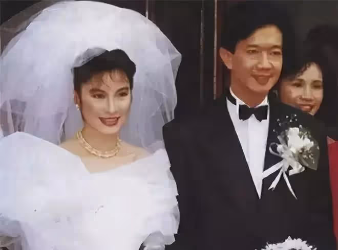 楊紫瓊婚禮現場曝光,下嫁77歲男友,未穿婚紗素顏出鏡溫馨低調