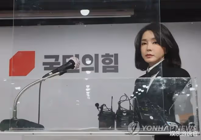 韓最美第一夫人戴31萬項鍊沒申報,1000億工程為她改道,坑夫能手