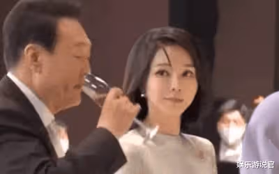 韓最美第一夫人戴31萬項鍊沒申報,1000億工程為她改道,坑夫能手