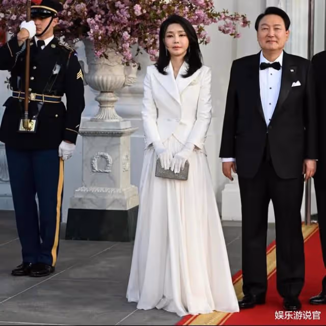 韓最美第一夫人戴31萬項鍊沒申報,1000億工程為她改道,坑夫能手