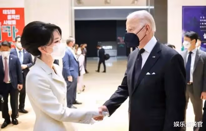 韓最美第一夫人戴31萬項鍊沒申報,1000億工程為她改道,坑夫能手