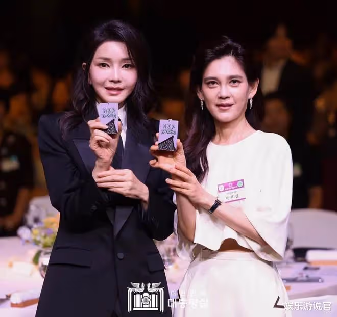 韓最美第一夫人戴31萬項鍊沒申報,1000億工程為她改道,坑夫能手