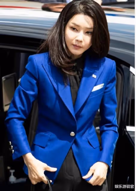 韓最美第一夫人戴31萬項鍊沒申報,1000億工程為她改道,坑夫能手