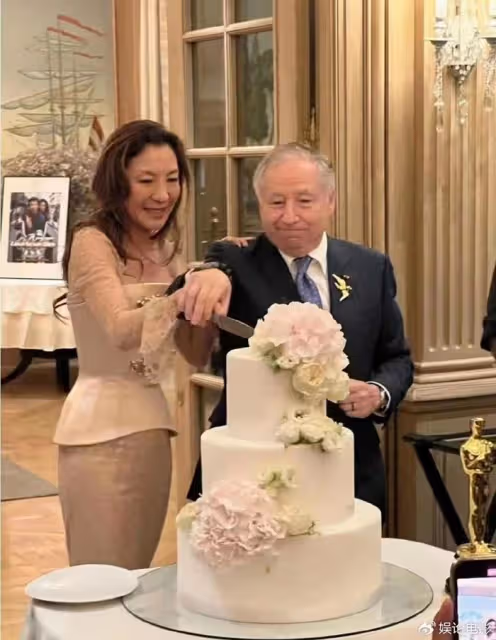 楊紫瓊愛情事業雙豐收,結束19年的愛情長跑,和大16歲未婚夫完婚