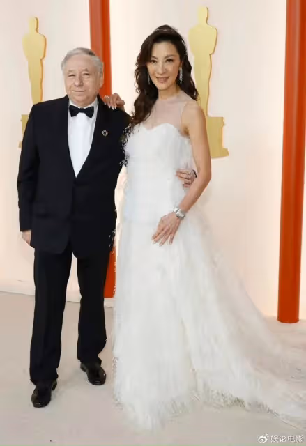 楊紫瓊愛情事業雙豐收，結束19年的愛情長跑，和大16歲未婚夫完婚