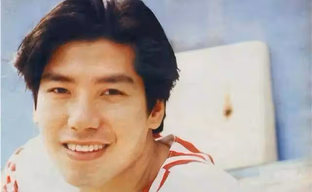 從文藝男神到「自毀前程」,59歲的「烏鴉哥」張耀揚經歷了什麼?