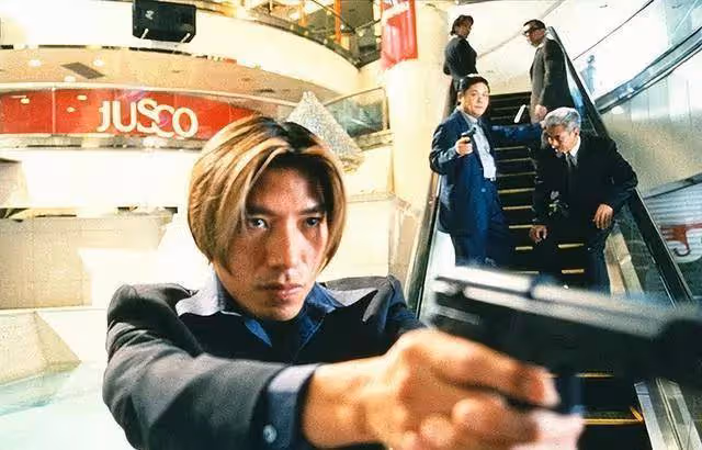 從文藝男神到「自毀前程」,59歲的「烏鴉哥」張耀揚經歷了什麼?