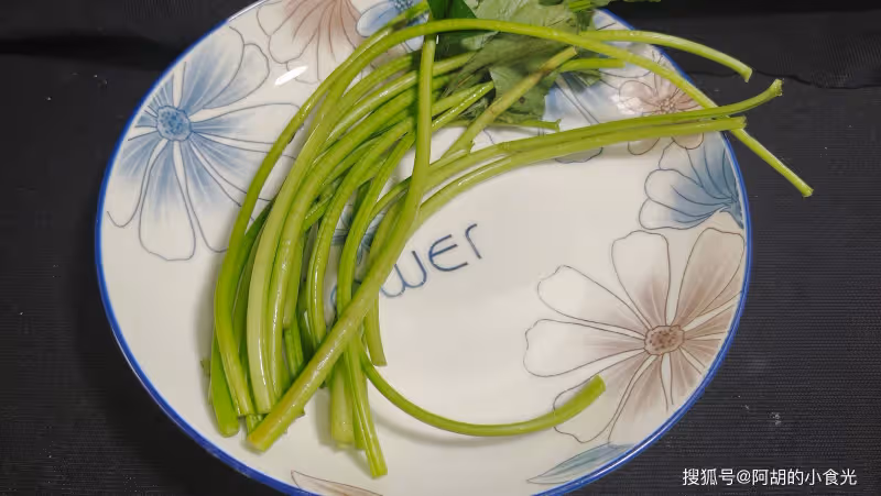 豆腐和它也是一對,嘗試過的人不多!飯前來一碗,嘗鮮開食慾,夏天才能吃到