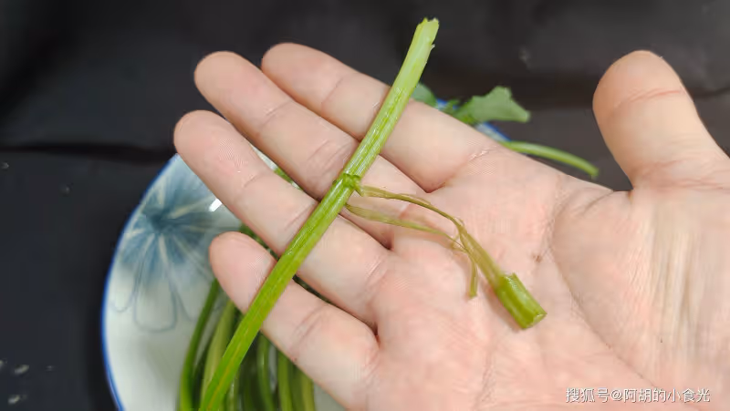 豆腐和它也是一對,嘗試過的人不多!飯前來一碗,嘗鮮開食慾,夏天才能吃到