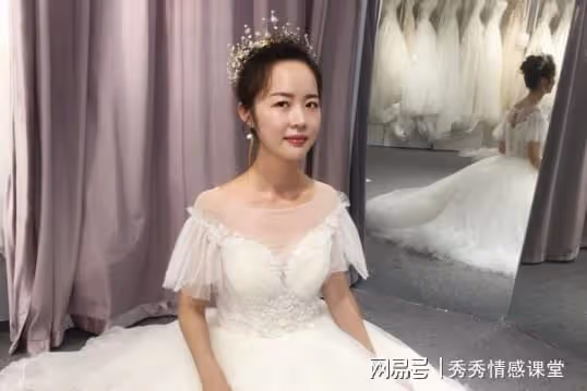故事：姐姐結婚我隨禮8千，婚禮上看到新郎後，我又加了5萬！