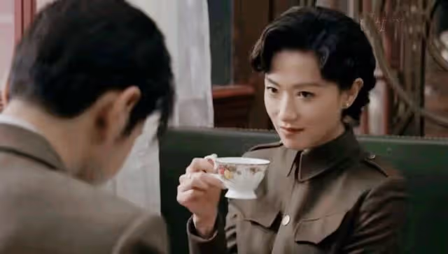 《潛行者》開播即燃！劇情緊湊諜戰味濃，黃曉明三面間諜演技不俗