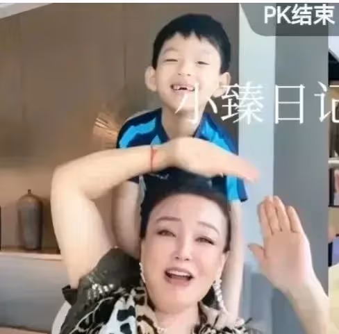 張蘭:直播時眼含熱淚!真正的離別到了,兩個孫子要回到大S身邊