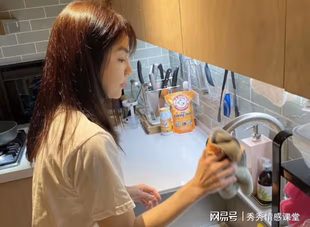 案例:摳門老公月入4萬,卻只給我500塊生活費,看我怎麼收拾他