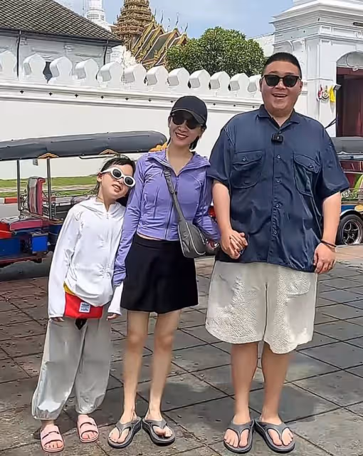 郝劭文泰國度蜜月!妻子腹部平坦破生二胎傳聞,8歲繼女也同行