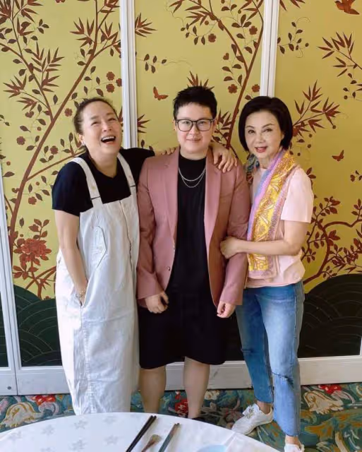萬梓良前妻為學霸女兒慶生!愛女打扮像男孩,是內地6家餐廳老闆