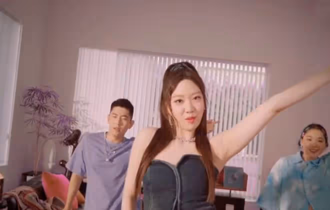 甄子丹女兒出道當歌手!長相甜美在美國留學,傳被呂良偉兒子暗戀