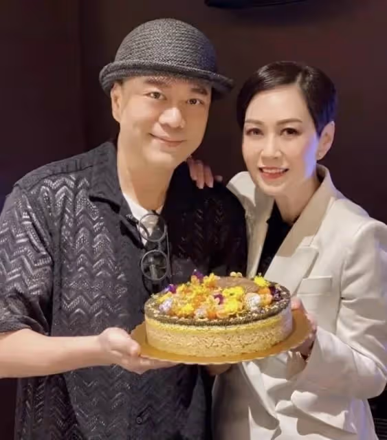 TVB前當家小生與富貴妻子低調慶生!獲視後送祝福,被指清瘦不少