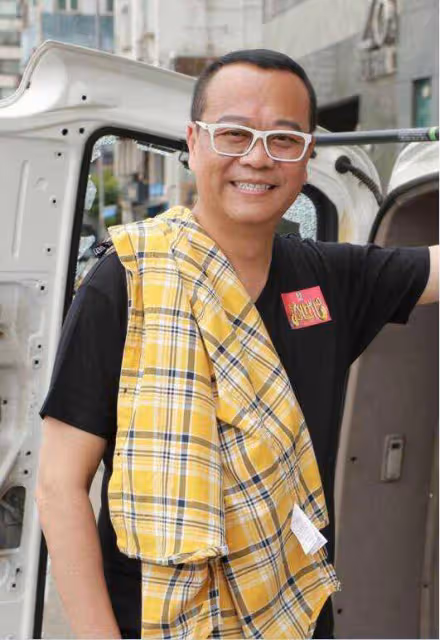 TVB前當家小生與富貴妻子低調慶生!獲視後送祝福,被指清瘦不少