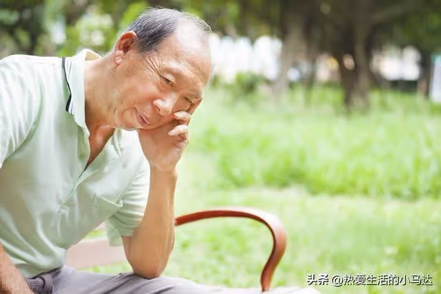 參加了三個老年團,見識了圈子的醜陋現象後,我決定一個人玩更好
