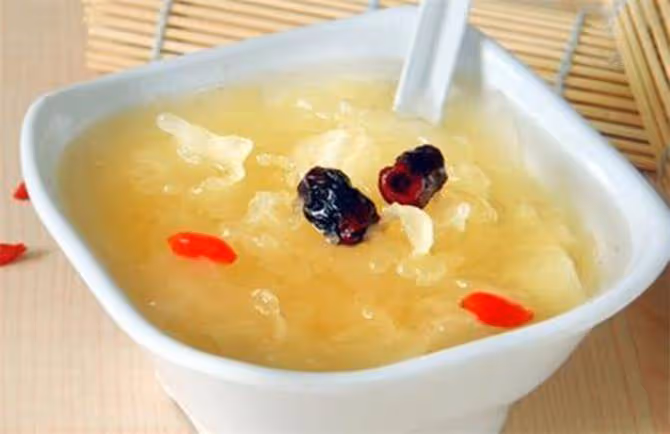 銀耳可以泡一晚上再煮嗎?隔夜後是否會產生毒素,還能吃嗎?