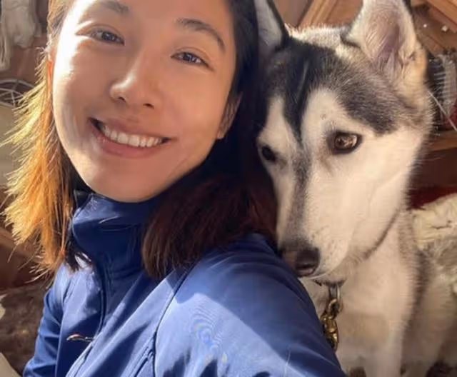 富貴!前港姐曬法國私人莊園,未婚先孕嫁大25歲富商今年再誕一子