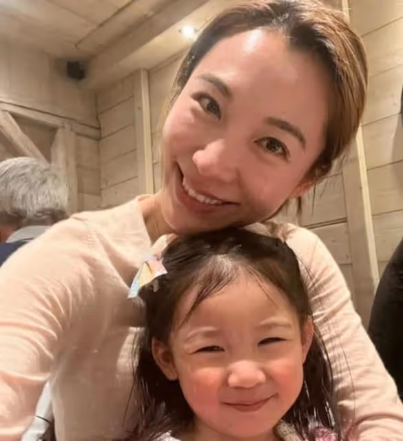 富貴!前港姐曬法國私人莊園,未婚先孕嫁大25歲富商今年再誕一子