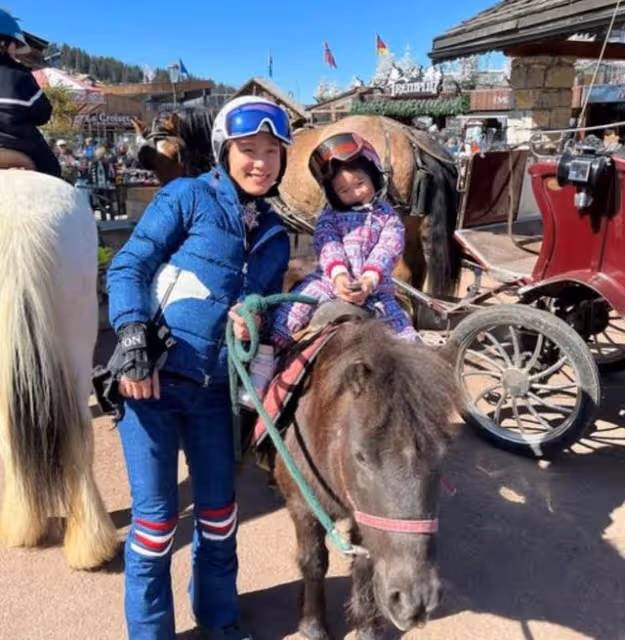 富貴!前港姐曬法國私人莊園,未婚先孕嫁大25歲富商今年再誕一子