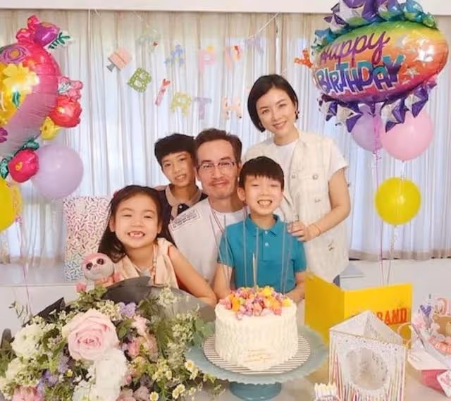 深受歡迎!TVB知名視帝內地登台獲大媽圍觀,被曝16萬8獻唱兩首歌