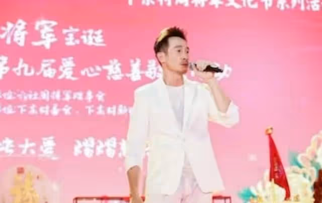 深受歡迎!TVB知名視帝內地登台獲大媽圍觀,被曝16萬8獻唱兩首歌