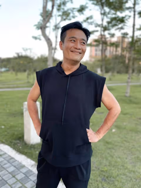 為賺錢拚了?他驚見「48歲林佑星轉行送貨員」,警衛「把他帶到倉庫」本人回應了