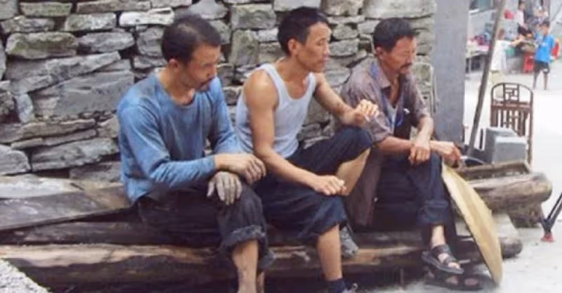 三兒子都是光棍，原因太真實，老母親老淚縱橫：我到底做錯了什麼？
