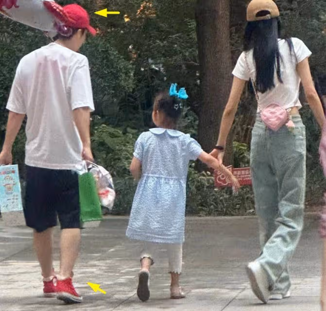 復婚有望?董子健與前妻合體牽手帶娃,孫怡胳膊跟5歲愛女一般細