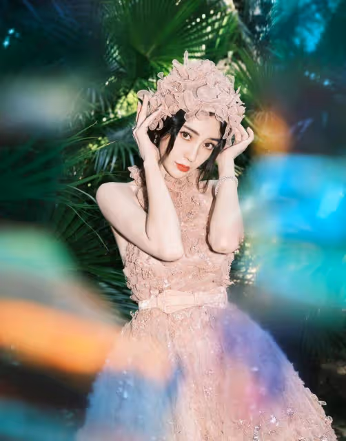 《Harper'sBazaar》年度盛典：眾星競逐時裝秀