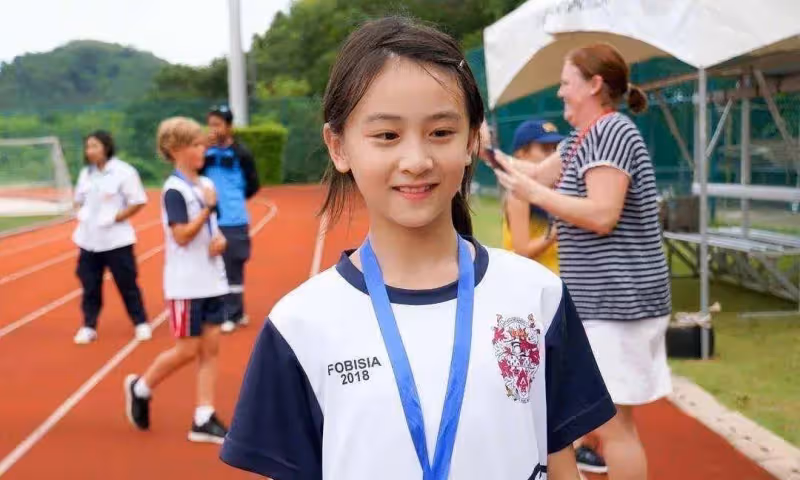 田亮曬和女兒跳舞視頻,森蝶大長腿太顯眼,14歲越長越好看