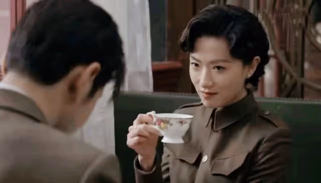 潛行者:精彩升級!軍統「銀狐」一直隱藏夜總會,方嘉樹危機重重
