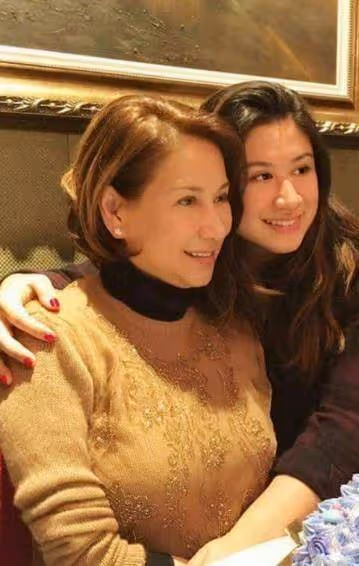 傅聲去世4年後,甄妮為他生下一女,35年過去了,母女過得如何?