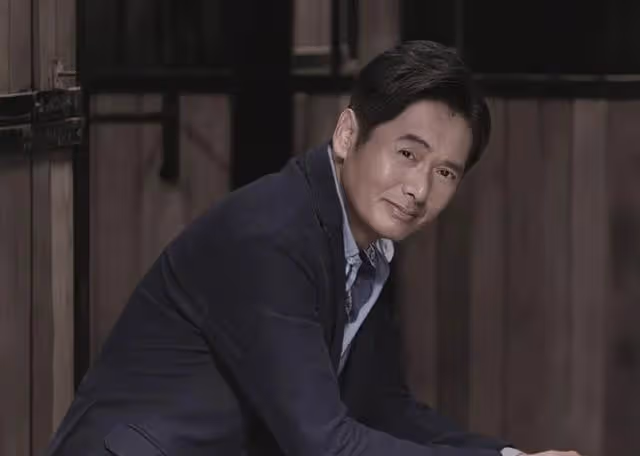 突發!周潤發跑步不慎摔倒,手掌擦傷肋骨骨裂,連呼吸都伴有痛感