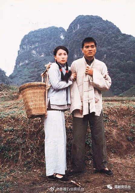 54歲前TVB人氣花旦被偶遇!顏值回春貴婦Look行街獲贊