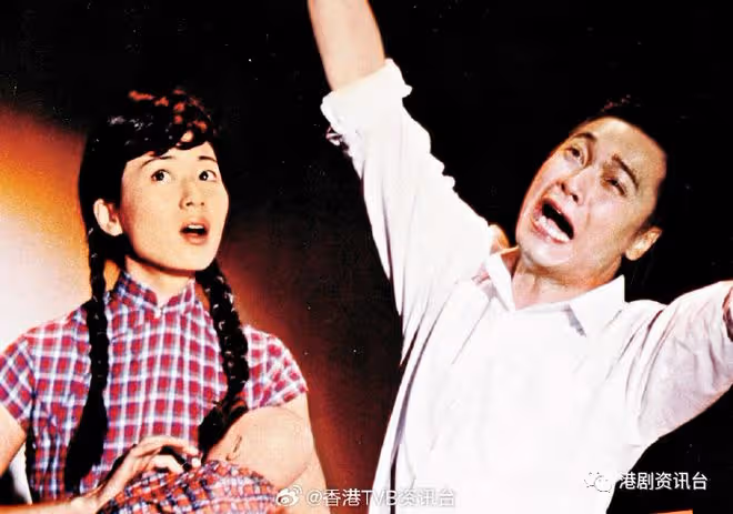 54歲前TVB人氣花旦被偶遇!顏值回春貴婦Look行街獲贊